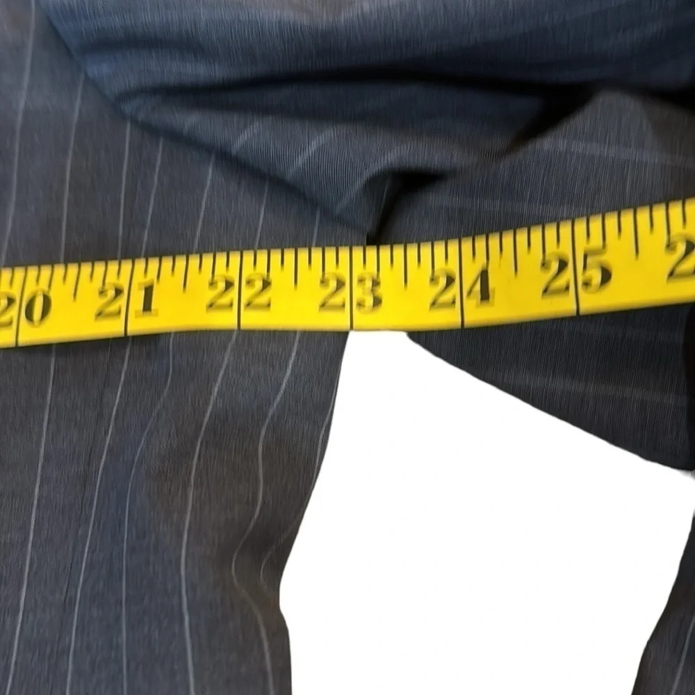 Ermengildo Zegna Quality pin-striped blazer 46L 100% Wool‎